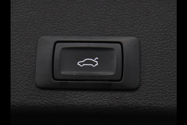 Audi A4 Avant 35 TFSI S edition Competition | S-Line | Stoelverwarming | LED | Camera | Navigatie |