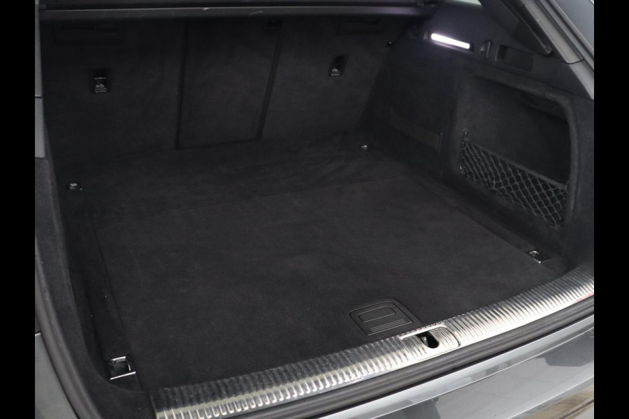 Audi A4 Avant 35 TFSI S edition Competition | S-Line | Stoelverwarming | LED | Camera | Navigatie |