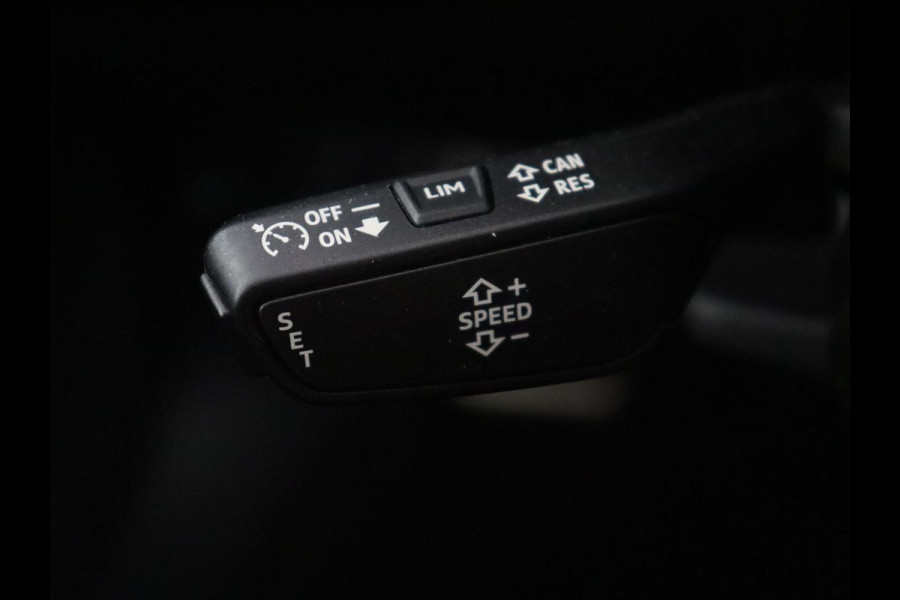 Audi A4 Avant 35 TFSI S edition Competition | S-Line | Stoelverwarming | LED | Camera | Navigatie |