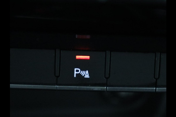 Audi A4 Avant 35 TFSI S edition Competition | S-Line | Stoelverwarming | LED | Camera | Navigatie |