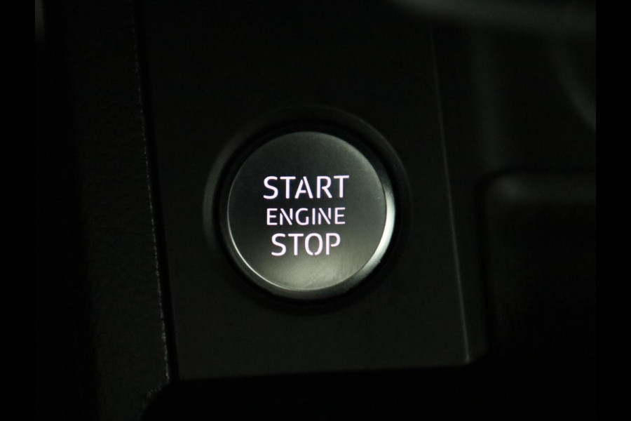 Audi A4 Avant 35 TFSI S edition Competition | S-Line | Stoelverwarming | LED | Camera | Navigatie |