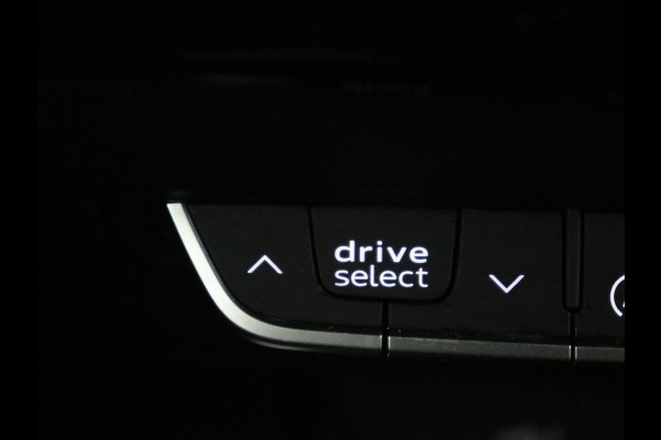 Audi A4 Avant 35 TFSI S edition Competition | S-Line | Stoelverwarming | LED | Camera | Navigatie |