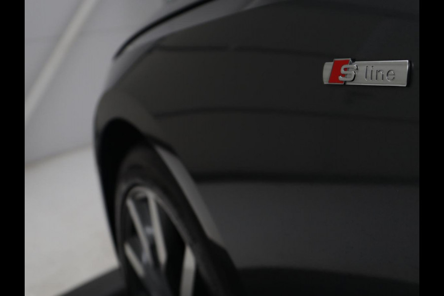 Audi A4 Avant 35 TFSI S edition Competition | S-Line | Stoelverwarming | LED | Camera | Navigatie |