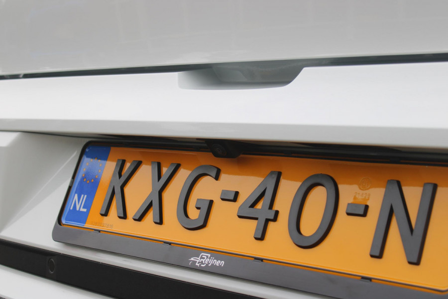 Renault 5 COMFORT RANGE ICONIC CINQ 52 kWh *NIEUWE AUTO!* | PACK WINTER: (ELEKTRISCH VERWARMBARE VOORSTOELEN/ELEKTRISCH VERWARMBAAR STUURWIEL, BESTUURDERSSTOEL MET ELEKTRISCH VERSTELBARE LENDESTEUN, IN HOOGTE VERSTELBARE PASSAGIERSSTOEL) | DAKLIJST ROUGE | PACK PARKING: (FULL EASY PARKING ASSIST MET PARKEERSENSOREN AAN VOOR- EN ZIJKANT) | ADAPTIVE CRUISE CONTROL | AUTOMATISCH INPARKEREN | FULL LED KOPLAMPEN MET MICRO OPTICS EN FRANSE FLAG | FLANK GUARD PROTECTION MAKKELIJK INPARKEREN MET VISUELE EN AKOESTISCHE SIGNALEN | 18" LICHTMETALEN VELGEN "CHRONO" | TWO TONE CARROSSERIEKLE