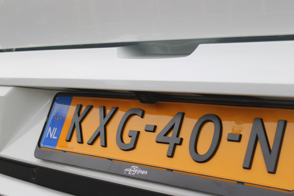Renault 5 COMFORT RANGE ICONIC CINQ 52 kWh *NIEUWE AUTO!* | PACK WINTER: (ELEKTRISCH VERWARMBARE VOORSTOELEN/ELEKTRISCH VERWARMBAAR STUURWIEL, BESTUURDERSSTOEL MET ELEKTRISCH VERSTELBARE LENDESTEUN, IN HOOGTE VERSTELBARE PASSAGIERSSTOEL) | DAKLIJST ROUGE | PACK PARKING: (FULL EASY PARKING ASSIST MET PARKEERSENSOREN AAN VOOR- EN ZIJKANT) | ADAPTIVE CRUISE CONTROL | AUTOMATISCH INPARKEREN | FULL LED KOPLAMPEN MET MICRO OPTICS EN FRANSE FLAG | FLANK GUARD PROTECTION MAKKELIJK INPARKEREN MET VISUELE EN AKOESTISCHE SIGNALEN | 18" LICHTMETALEN VELGEN "CHRONO" | TWO TONE CARROSSERIEKLE