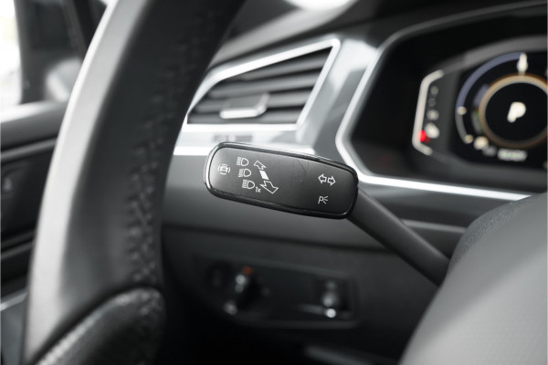 Volkswagen Tiguan 1.4 TSI eHybrid R-Line HUD Leder Memory Pano ACC Keyless 360° Black Pack 20"