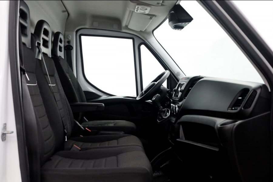 Iveco Daily 35S21 3.0 210pk L2H2 HiMatic Automaat Navi/Camera Trekgewicht 3500kg 10-2023
