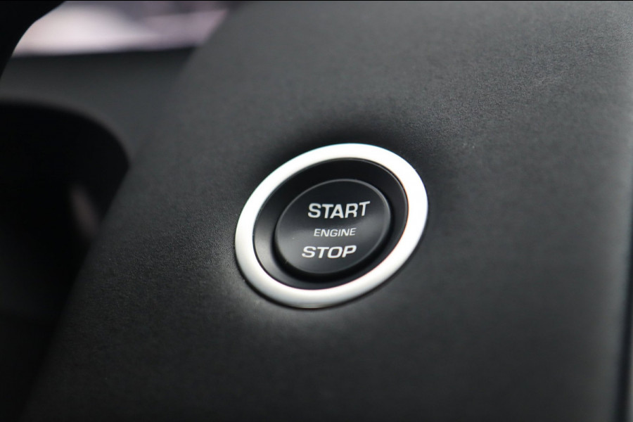 Land Rover Discovery Sport P300e 1.5 R-Dynamic SE / MEMORY / ACC / MERIDIAN / CAMERA / KEYLESS
