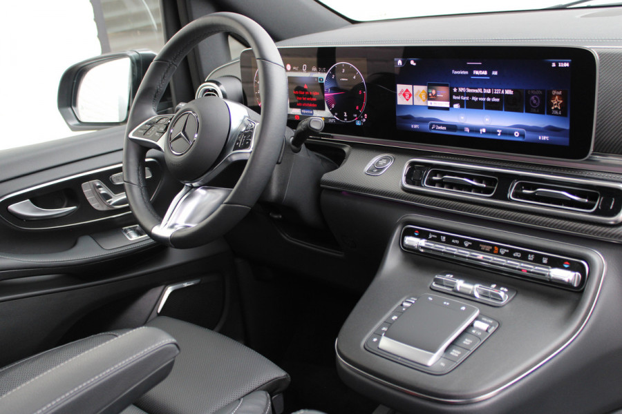 Mercedes-Benz V-Klasse 300d / DC / AMG / 4-Matic / Elec Stoelen / Luchtvering / Panorama / 360 Cam / Burmester / Vol Opties / NIEUWSTAAT