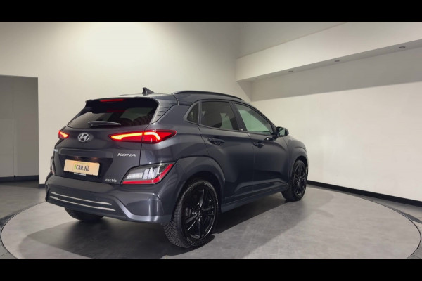 Hyundai Kona EV Premium 64 kWh | Keyless | Elektrische stoelen | Stoelen & stuur verwarmd