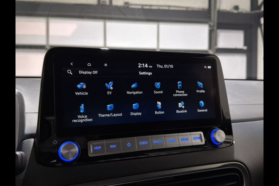 Hyundai Kona EV Premium 64 kWh | Keyless | Elektrische stoelen | Stoelen & stuur verwarmd
