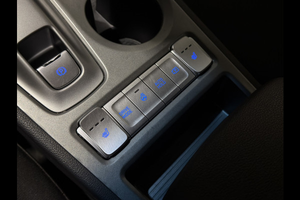 Hyundai Kona EV Premium 64 kWh | Keyless | Elektrische stoelen | Stoelen & stuur verwarmd