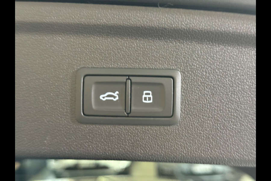 Audi A3 Sportback 45 TFSI e S edition Competition 3x S-line | Camera | Keyless | Trekhaak