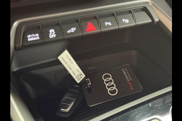 Audi A3 Sportback 45 TFSI e S edition Competition 3x S-line | Camera | Keyless | Trekhaak