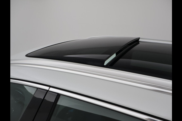 Volvo XC60 2.0 T8 TWIN ENGINE 390 PK AWD INSCRIPTION | TREKHAAK | PANORAMA | LEDER | 19 INCH