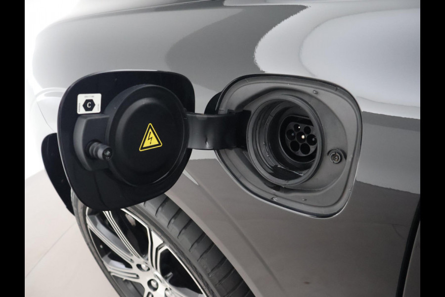 Volvo XC60 2.0 RECHARGE T8 390 PK AWD INSCRIPTION + LUCHTVERING | TREKHAAK | ADAPTIVE CRUISE | HEAD-UP