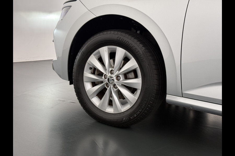 Škoda Kamiq TSI 111pk Aut. Sportstoelen Apple/Android Camera Pdc Lane-dep. CruiseControl Dakrails Ecc Tel. Usb Isofix Aut.Verlichting Dab Led Verw.Spiegels 16''LM 1.0 TSI Sport Business Orig.NL-auto