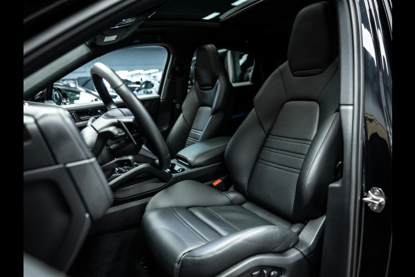 Porsche Cayenne Coupé 3.0 E-Hybrid Black Edition Prachtige Porsche Cayenne uitgevoerd met vele opties
