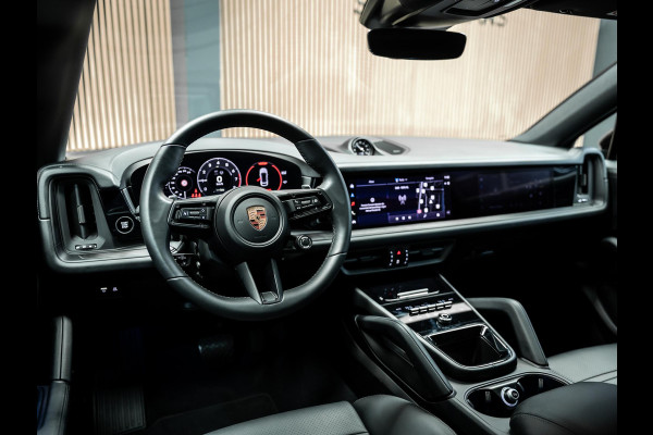 Porsche Cayenne Coupé 3.0 E-Hybrid Black Edition Prachtige Porsche Cayenne uitgevoerd met vele opties