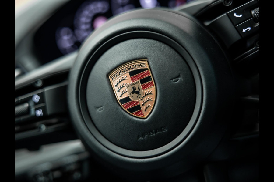 Porsche Cayenne Coupé 3.0 E-Hybrid Black Edition Prachtige Porsche Cayenne uitgevoerd met vele opties