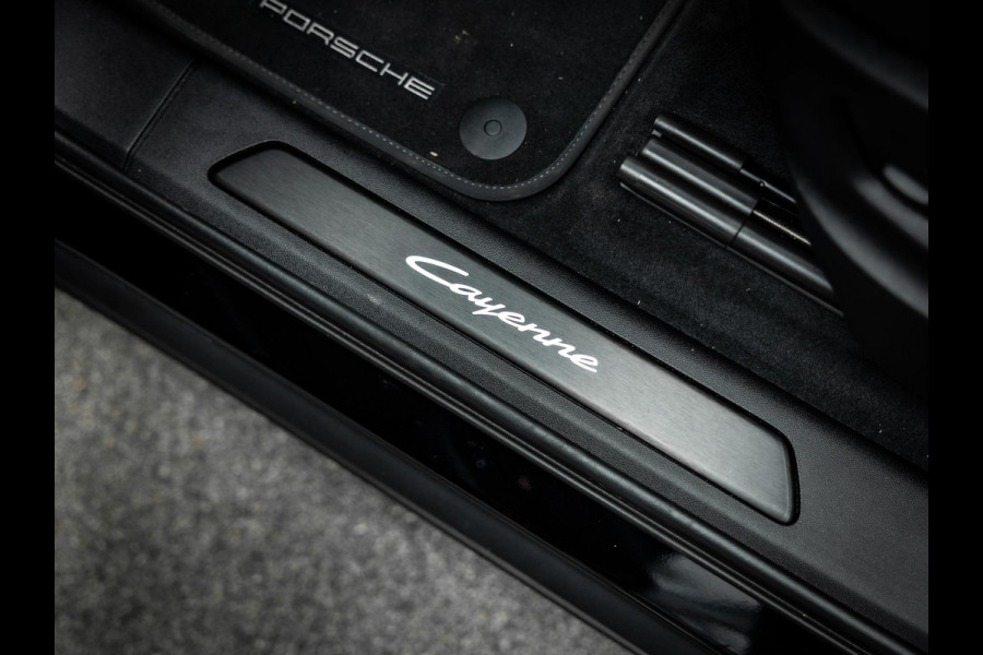 Porsche Cayenne Coupé 3.0 E-Hybrid Black Edition Prachtige Porsche Cayenne uitgevoerd met vele opties