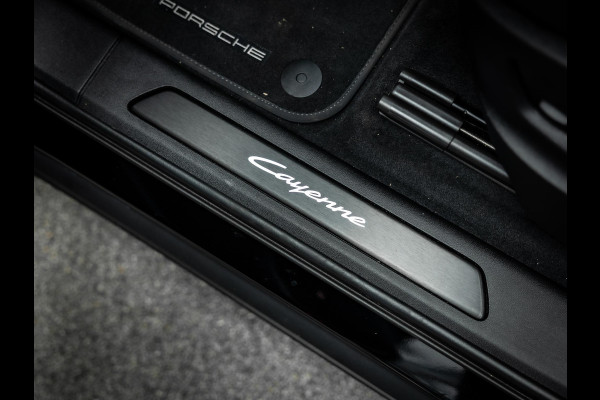 Porsche Cayenne Coupé 3.0 E-Hybrid Black Edition Prachtige Porsche Cayenne uitgevoerd met vele opties