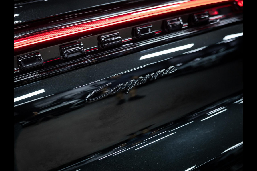 Porsche Cayenne Coupé 3.0 E-Hybrid Black Edition Prachtige Porsche Cayenne uitgevoerd met vele opties