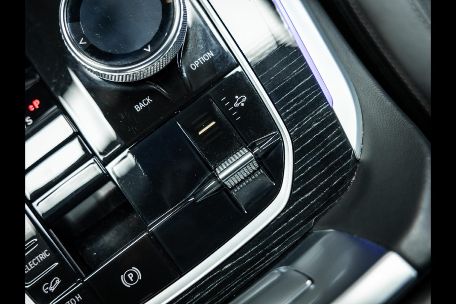 BMW X5 xDrive50e Super vol uitgevoerde X5 50e M-sport Frozengey, M-seats, B&W sound, Skylounge etc etc