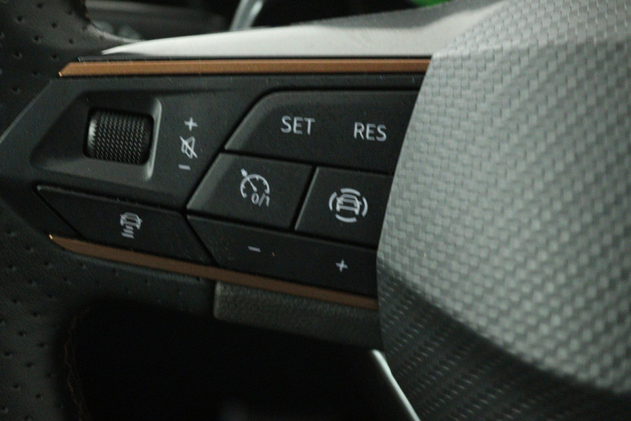 CUPRA Leon 1.4 e-Hybrid VZ 245PK (STOELVERWARMING, STUURVERWARMING, CRUISE ADAPTIEF)