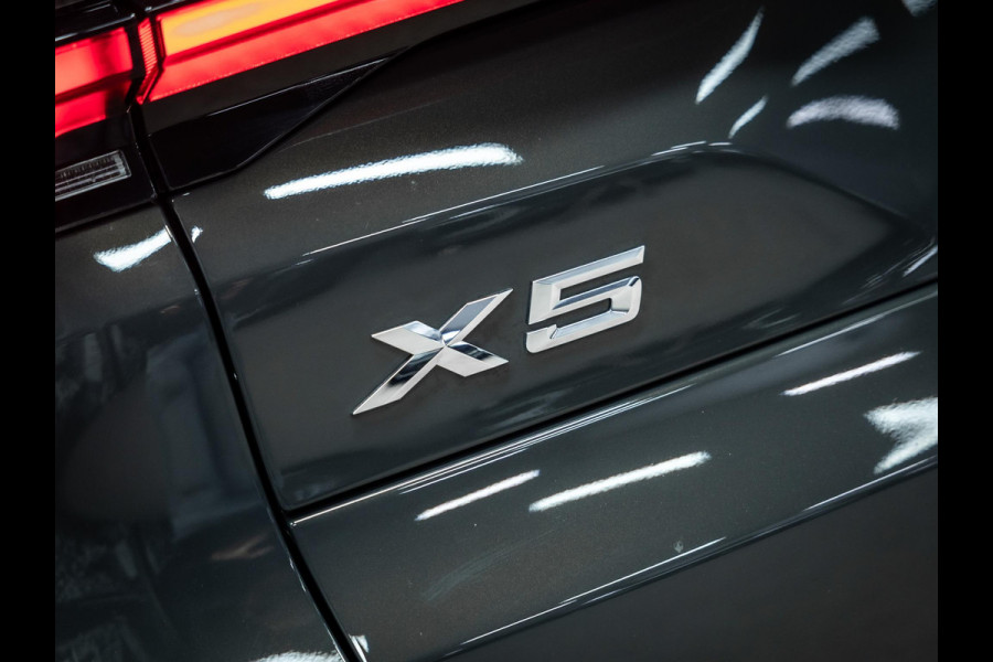 BMW X5 xDrive50e Prachtig uitgevoerde X5 50e Dravit Grau, spoiler pakket M-look Z.G.A.N