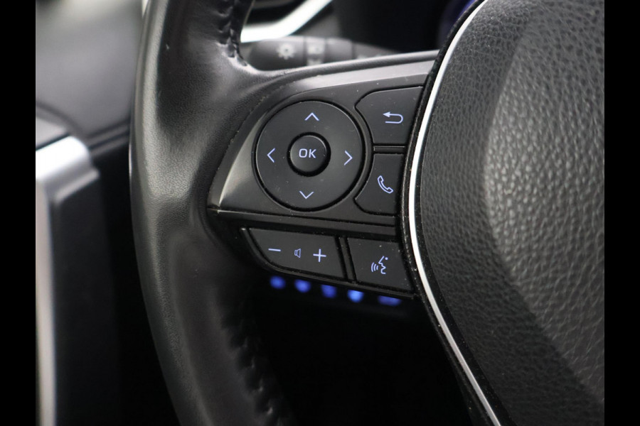 Toyota RAV4 2.5 HYBRID 218 PK AUT. BLACK EDITION + 19 INCH | ADAPTIVE CRUISE | CAMERA | STUUR/STOELVERWARMING