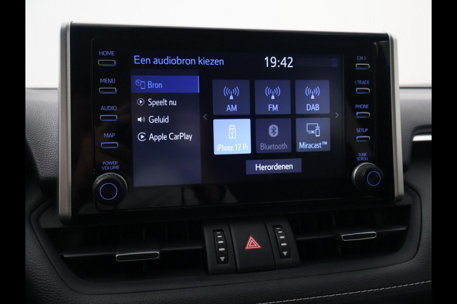 Toyota RAV4 2.5 HYBRID 218 PK AUT. BLACK EDITION + 19 INCH | ADAPTIVE CRUISE | CAMERA | STUUR/STOELVERWARMING