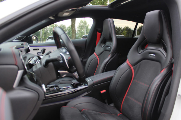 Mercedes-Benz CLA-Klasse Shooting Brake AMG 45 S 4MATIC+ Premium Plus 52.438 km! / Panoramadak / 360Camera / Sportuitlaat / Schaalstoelen / Burmester / DAB / Dodehoek / Matrix LED / Memory seats / Navigatie