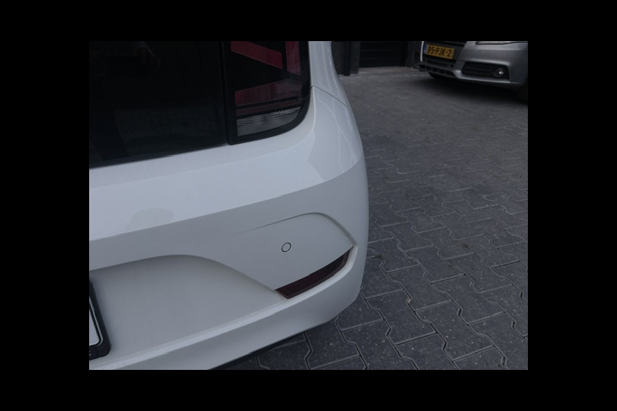 Volkswagen up! 1.0|65PK|Cruise|Camera|Stoel verw|Lane assist|MF stuur|Bluetooth|DAB|PDC|1e eigenaar|Dealer onderhouden|