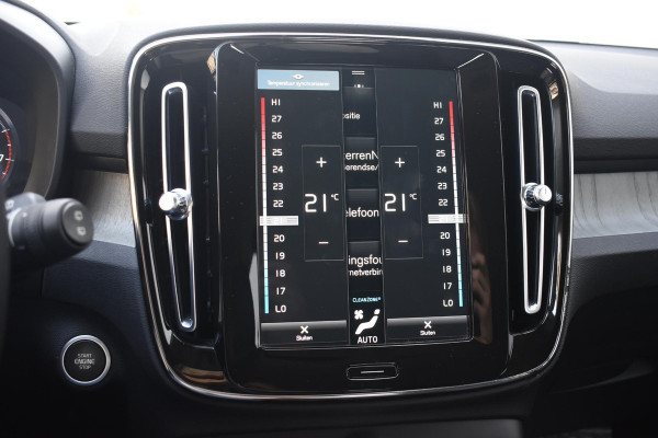 Volvo XC40 T3 163PK Inscription Automaat / Adaptive Cruise Control / Stuur- & Stoelverwarming / Elektrische achterklep / Achteruitrijcamera / Trekhaak elektrisch uitklapbaar / 19" velgen / Parkeersensoren V+A