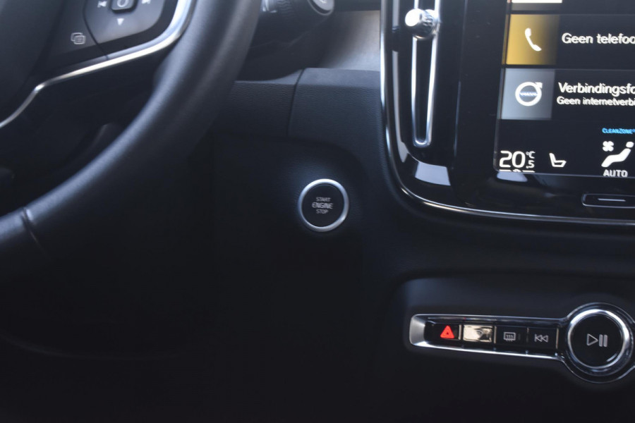 Volvo XC40 T3 163PK Inscription Automaat / Adaptive Cruise Control / Stuur- & Stoelverwarming / Elektrische achterklep / Achteruitrijcamera / Trekhaak elektrisch uitklapbaar / 19" velgen / Parkeersensoren V+A