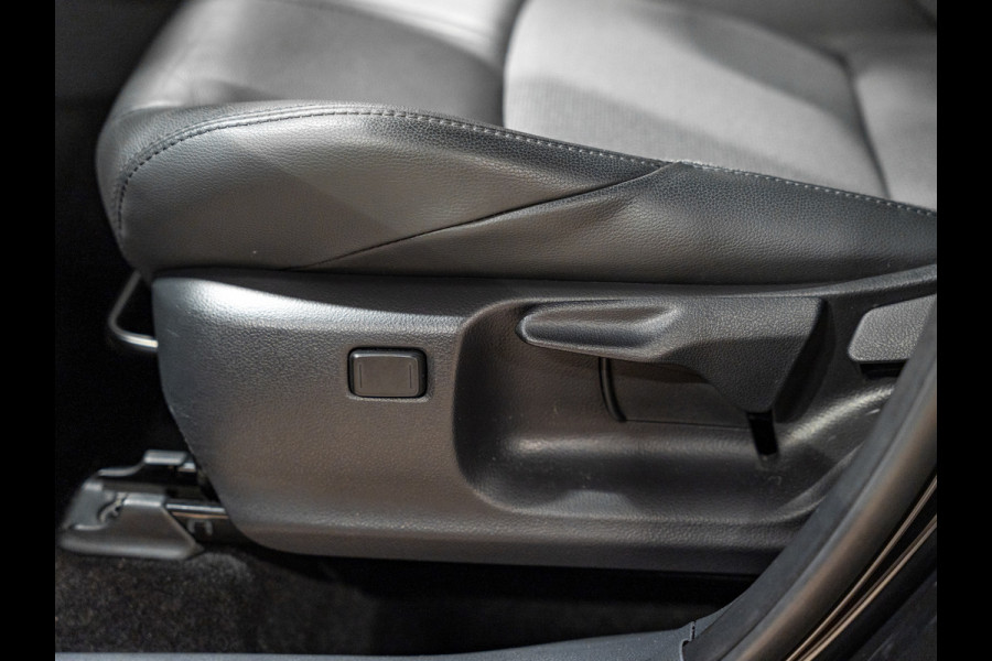 Toyota Corolla Cross Hybrid 200 Dynamic, Voll Led, Digi Dash, Adaptieve Cruise, Apple Carplay, Clima, PDC, Multistuur, Onderhoud