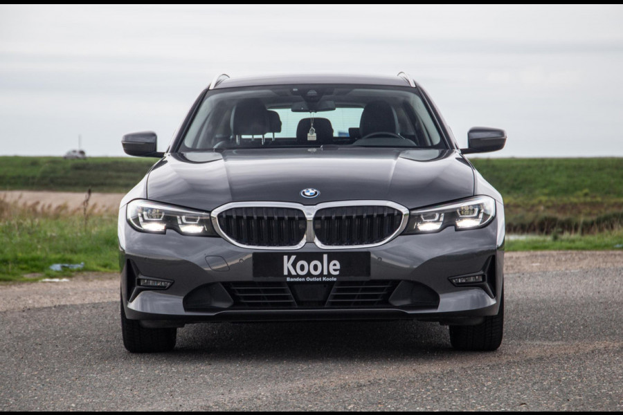 BMW 3 Serie Touring 320e LED / DEALER ONDERHOUDEN / CAMERA / CARPLAY / TREKHAAK