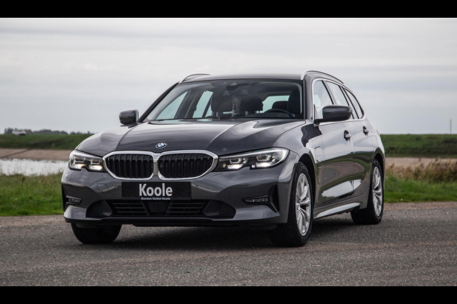 BMW 3 Serie Touring 320e LED / DEALER ONDERHOUDEN / CAMERA / CARPLAY / TREKHAAK