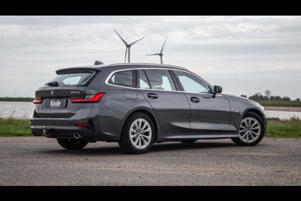 BMW 3 Serie Touring 320e LED / DEALER ONDERHOUDEN / CAMERA / CARPLAY / TREKHAAK