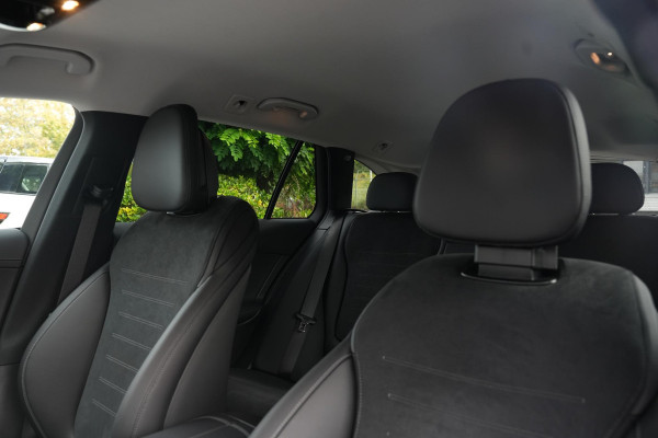 Mercedes-Benz C-Klasse 180 Business Solution AMG Adaptieve Cruise Ambient Stuurverw. 360 Camera 19''LM
