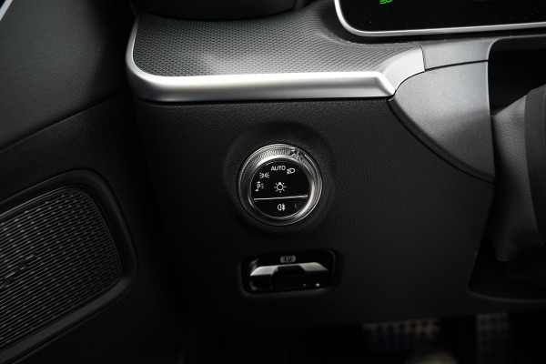 Mercedes-Benz C-Klasse 180 Business Solution AMG Adaptieve Cruise Ambient Stuurverw. 360 Camera 19''LM