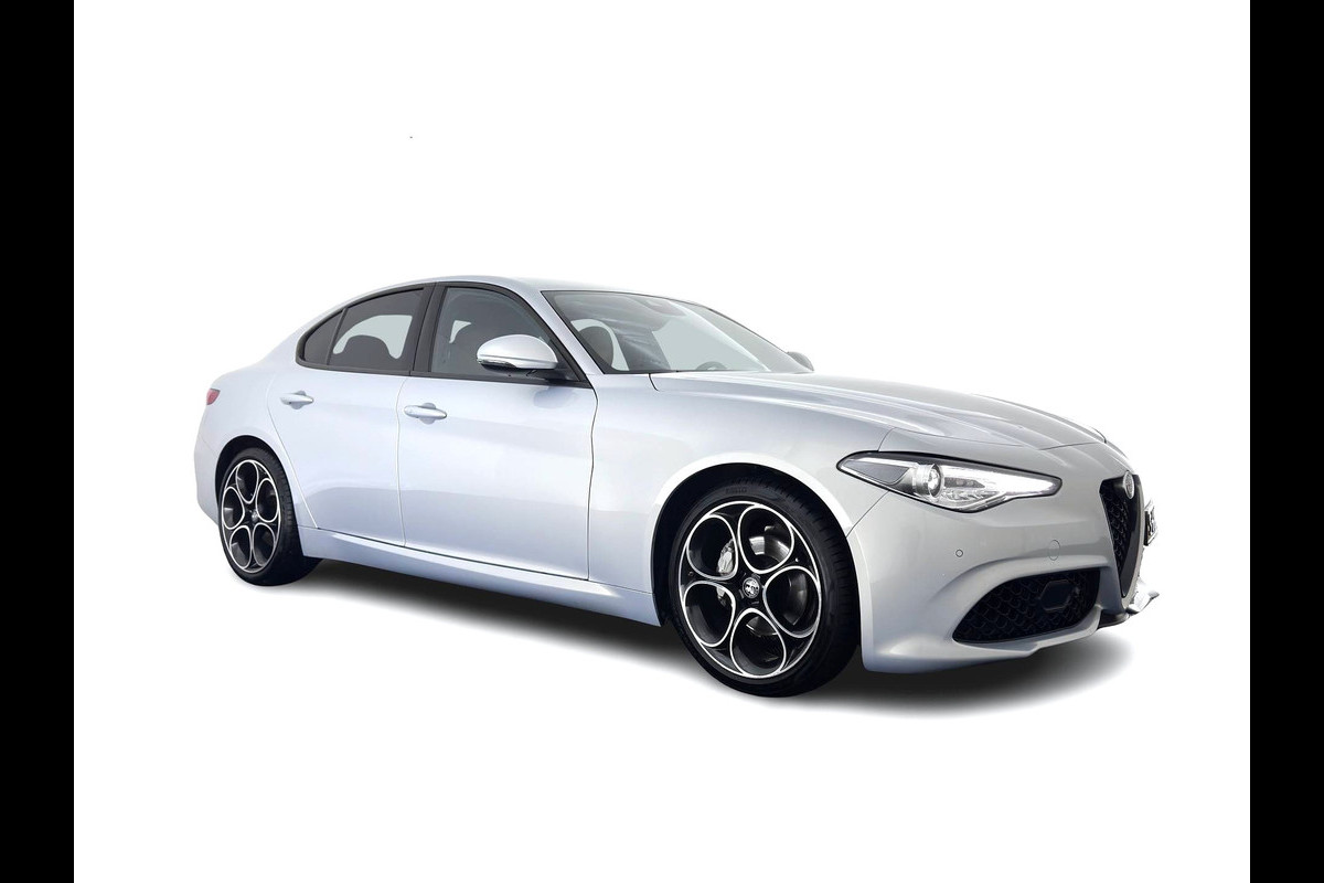 Alfa Romeo Giulia 2.0T Sprint (INCL-BTW)  Aut. *LEATHER | XENON | MEMORY-PACK | HEATED-VELOCE-SPORTSEATS | CAMERA | NAVI-FULLMAP | DAB+ | SHIFTPADDLES | PRIVACY-GLASS | BLINDSPOT | KEYLESS | 19"ALU*