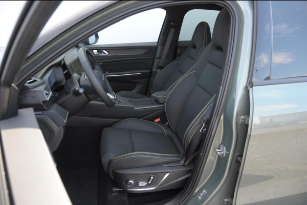 Lynk & Co 01 276PK Automaat More / Adaptive cruise control / Leren bekleding / Elektrisch verstelbare stoelen / Schuif- kanteldak / Stoel- en stuurverwarming / Parkeersensoren V+A / 360 Graden Camera / Elektrische achterklep / 20" lichtmetalen velgen