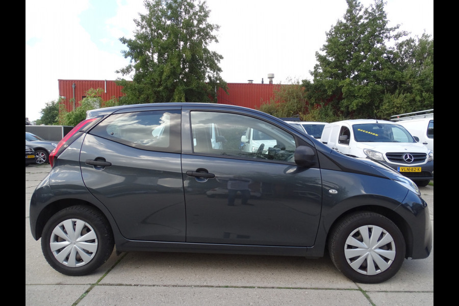 Toyota Aygo 1.0 VVT-i x-fun