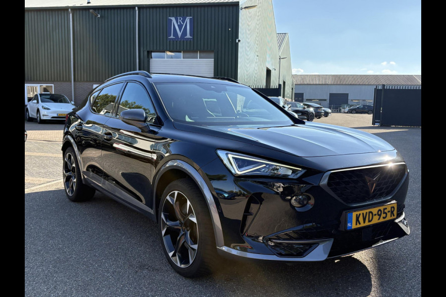 CUPRA Formentor 1.4 TSI e-Hybrid Essential VAN €30.900,- VOOR €28.877,- STOEL/STUUR VERWARMING | PANORAMA DAK | ELEKTRISCHE TREKHAAK | LEDEREN KUIPSTOELEN |