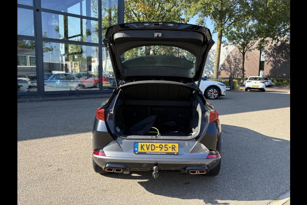 CUPRA Formentor 1.4 TSI e-Hybrid Essential VAN €30.900,- VOOR €28.877,- STOEL/STUUR VERWARMING | PANORAMA DAK | ELEKTRISCHE TREKHAAK | LEDEREN KUIPSTOELEN |
