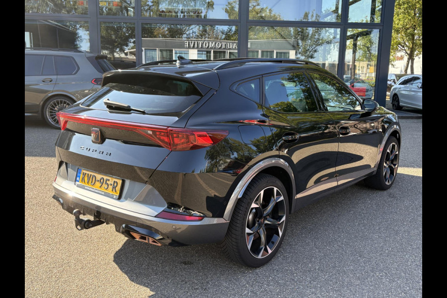 CUPRA Formentor 1.4 TSI e-Hybrid Essential VAN €30.900,- VOOR €28.877,- STOEL/STUUR VERWARMING | PANORAMA DAK | ELEKTRISCHE TREKHAAK | LEDEREN KUIPSTOELEN |
