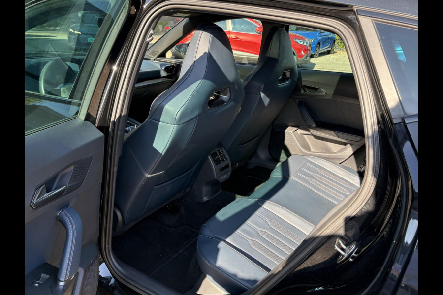 CUPRA Formentor 1.4 TSI e-Hybrid Essential VAN €30.900,- VOOR €28.877,- STOEL/STUUR VERWARMING | PANORAMA DAK | ELEKTRISCHE TREKHAAK | LEDEREN KUIPSTOELEN |