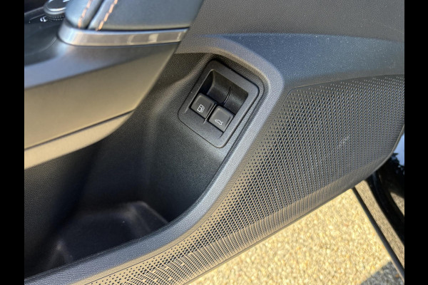 CUPRA Formentor 1.4 TSI e-Hybrid Essential VAN €30.900,- VOOR €28.877,- STOEL/STUUR VERWARMING | PANORAMA DAK | ELEKTRISCHE TREKHAAK | LEDEREN KUIPSTOELEN |